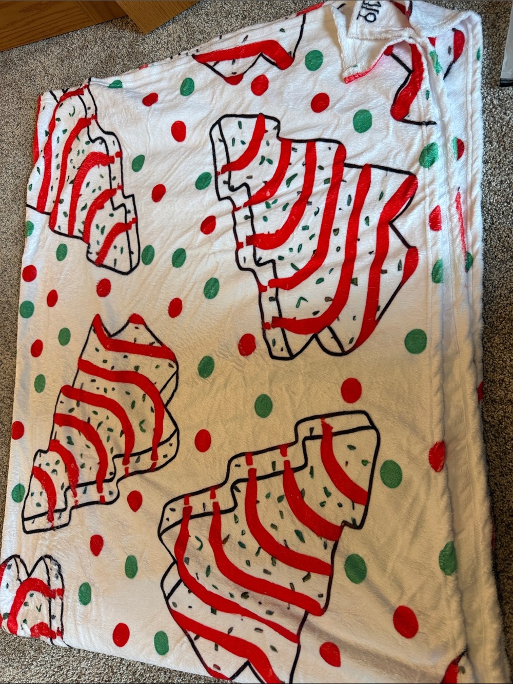 New large Little Debbie super soft holiday blanket 75x60